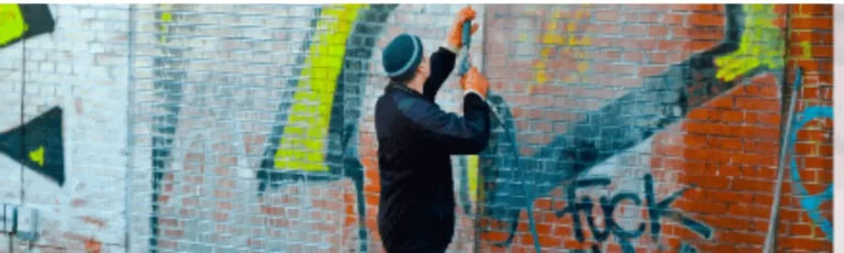 Ocab tilbyder professionel afrensning af graffiti fra facader, vinduer og andre overflader med det rette udstyr til hver opgave.