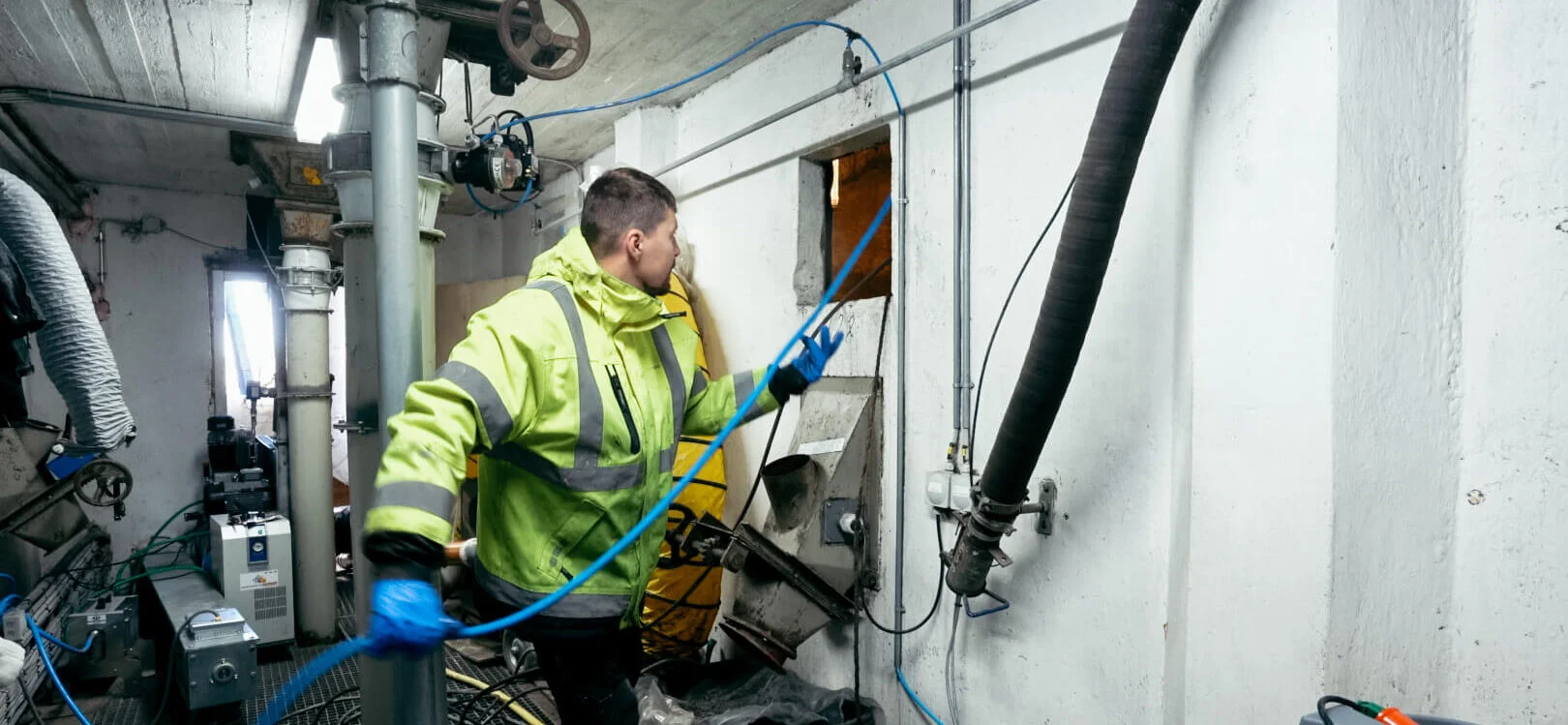 Vi tilbyder totalløsninger af rensning og vedligehold af alle former for ventilationsanlæg og ventilationsskakter.